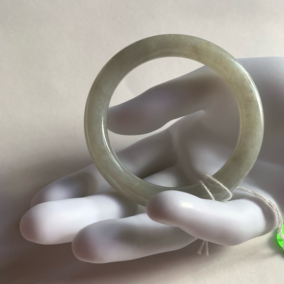 764) silky white ICE JADE bangle bracelet BURMA - Picture 1 of 8